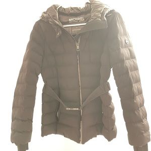 Michael Kors packable puffer jacket with belt (Size M)